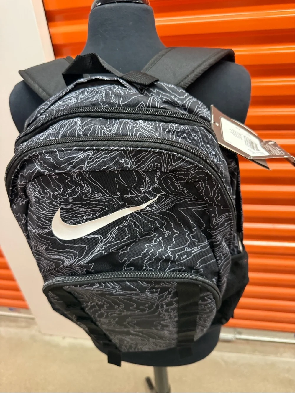 NWT Nike Men’s Brasilia 7 Graphic XL Black & White Swirl Pattern Backpack